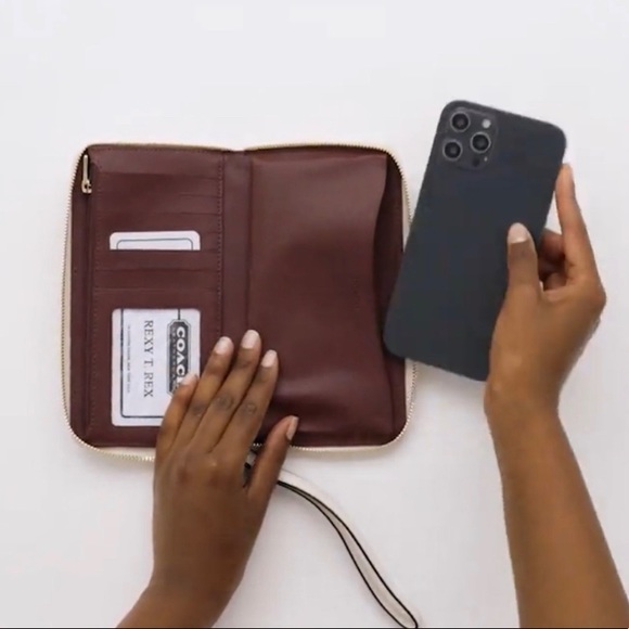 NWT COACH Dempsey Large Phone Wallet Signature Jacquard With Stripe & Patch - Picture 6 of 16